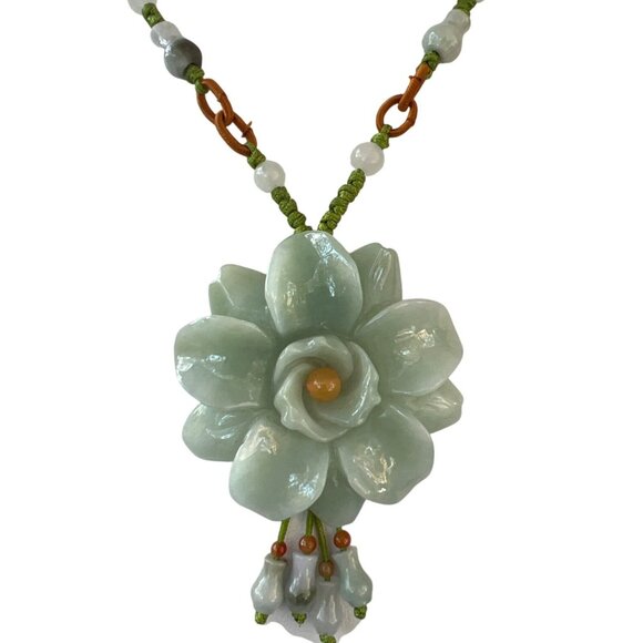 Vintage Carved Jade 3D Flower Necklace Silk Cord Adjustable Beads Estate Natural - Picture 2 of 4